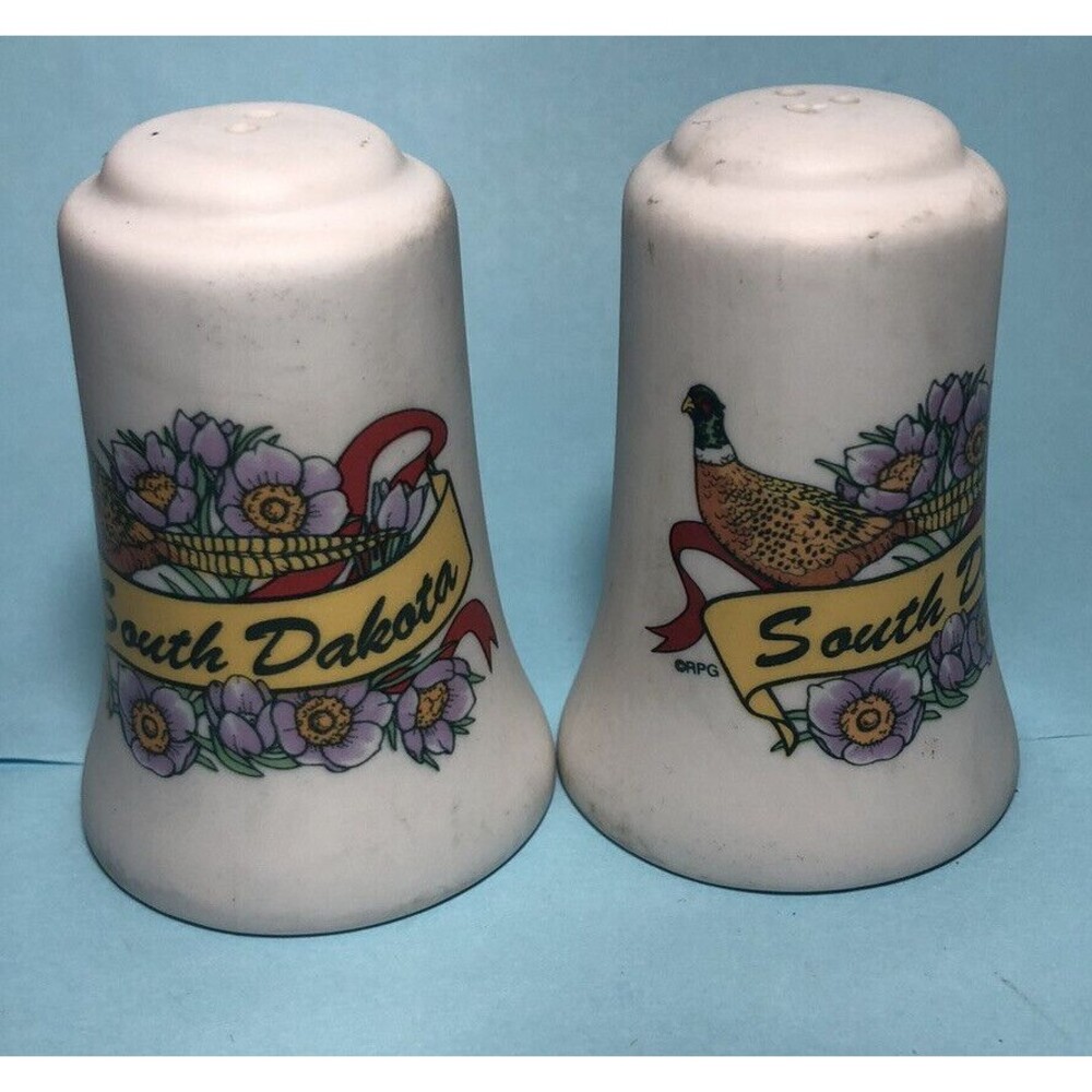 South Dakota Vintage Salt & Pepper Shaker Set -New Old Stock